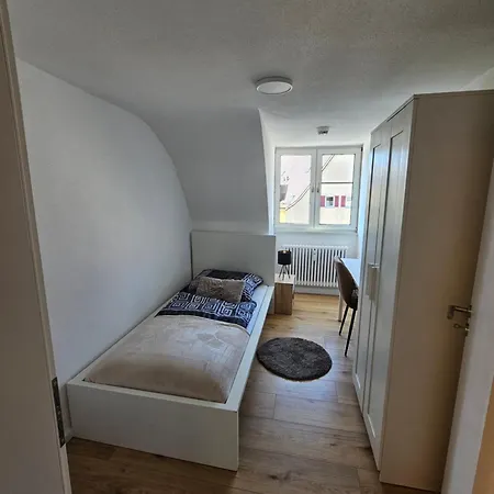 Monteurlodge Donaublick 홈스테이 *